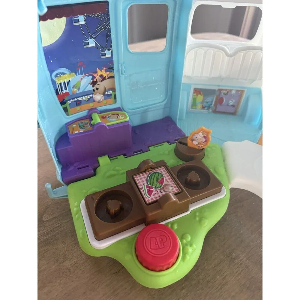 Fisher-Price DFV78 Little People Songs & Sounds Camper Playset